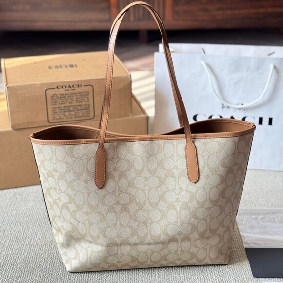 Coach tote bag, size 33*27 cm - Picture 3 of 6